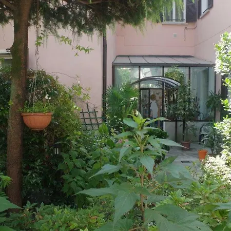 Zia Lina Hotel