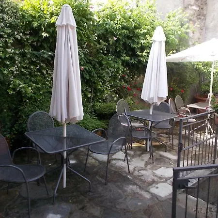 Zia Lina Hotel *