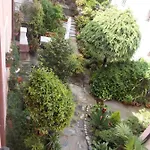 Zia Lina Hotel *