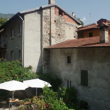 Zia Lina Bed and breakfast Dongo