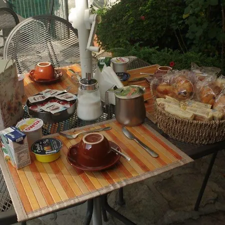 Zia Lina Bed and breakfast Dongo