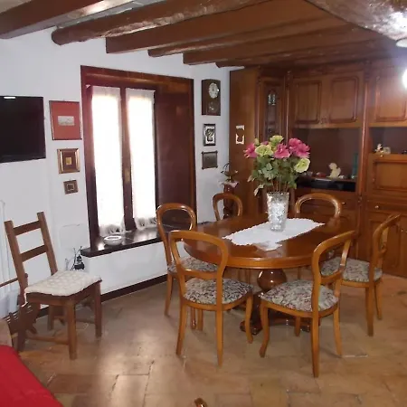 Zia Lina Bed and breakfast Dongo