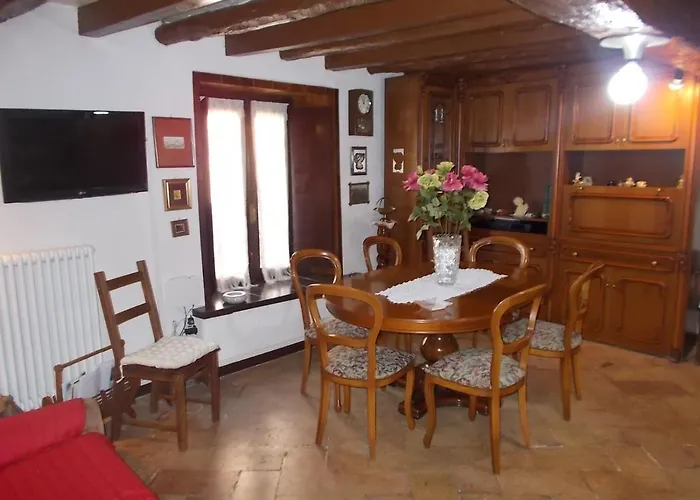 Zia Lina Hotell Dongo